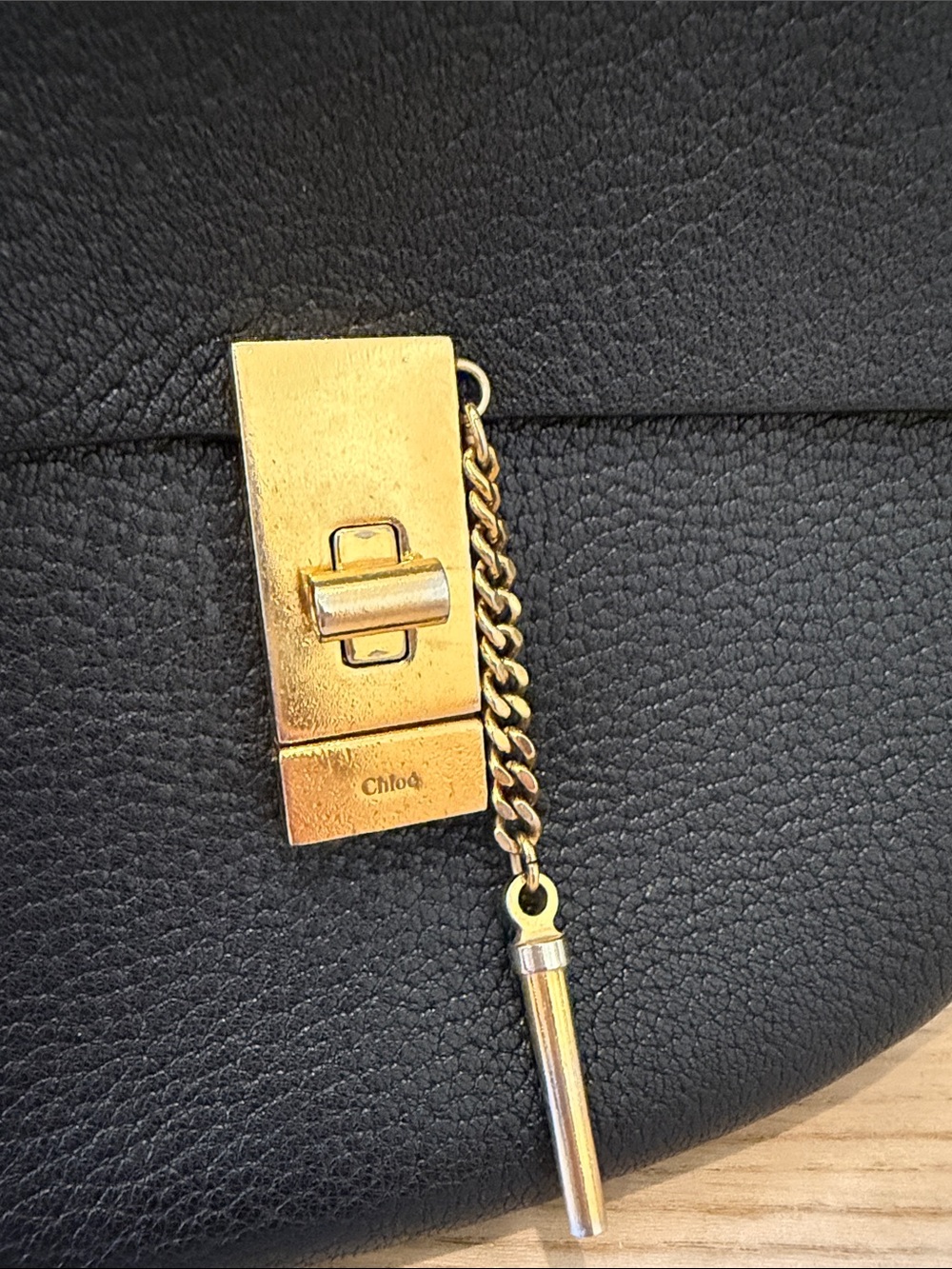 Chloe Small Drew Leather Crossbody Bag - Black - Picture 3 of 8